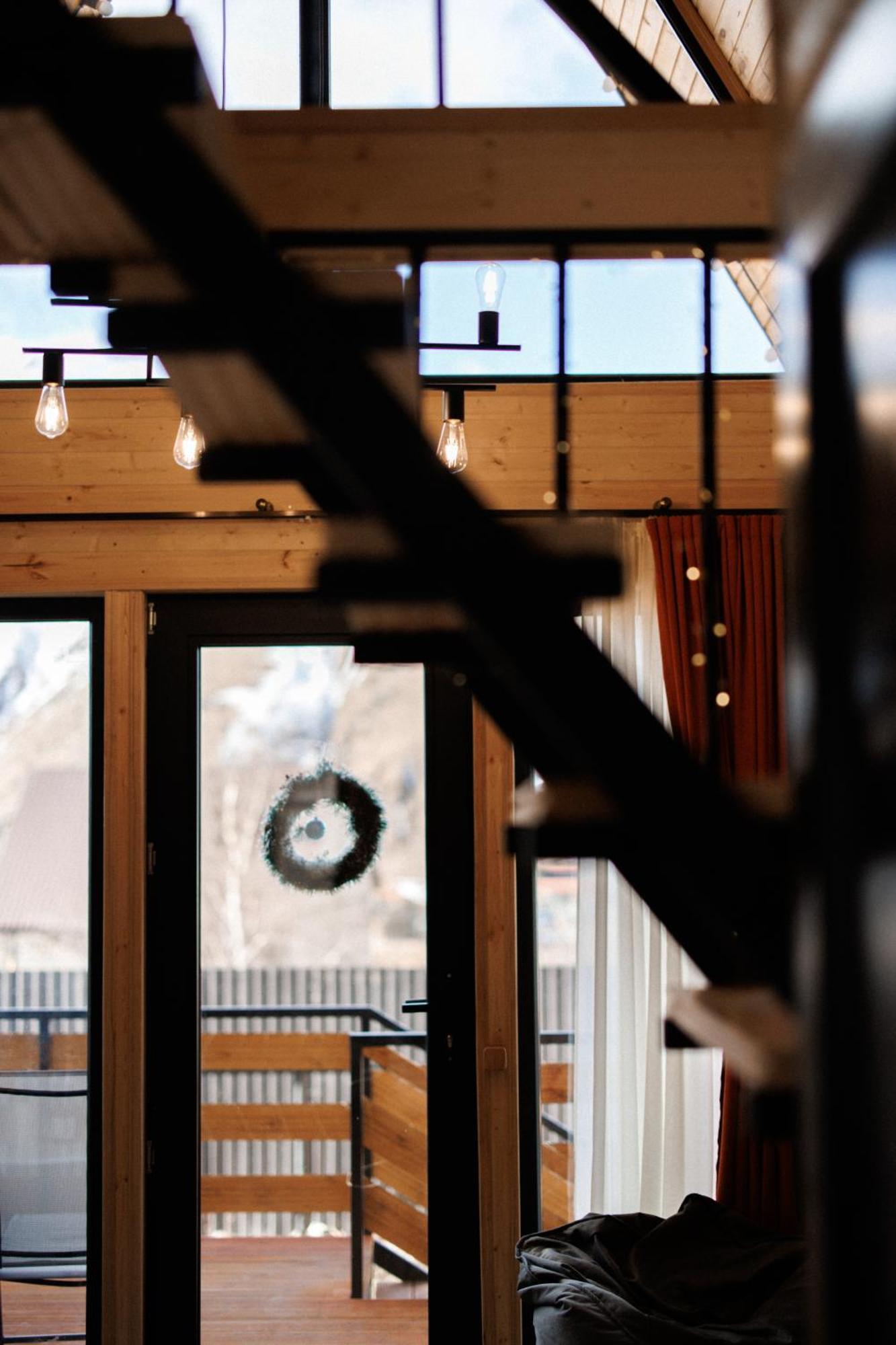 Smart Via Kazbegi Villa Bagian luar foto