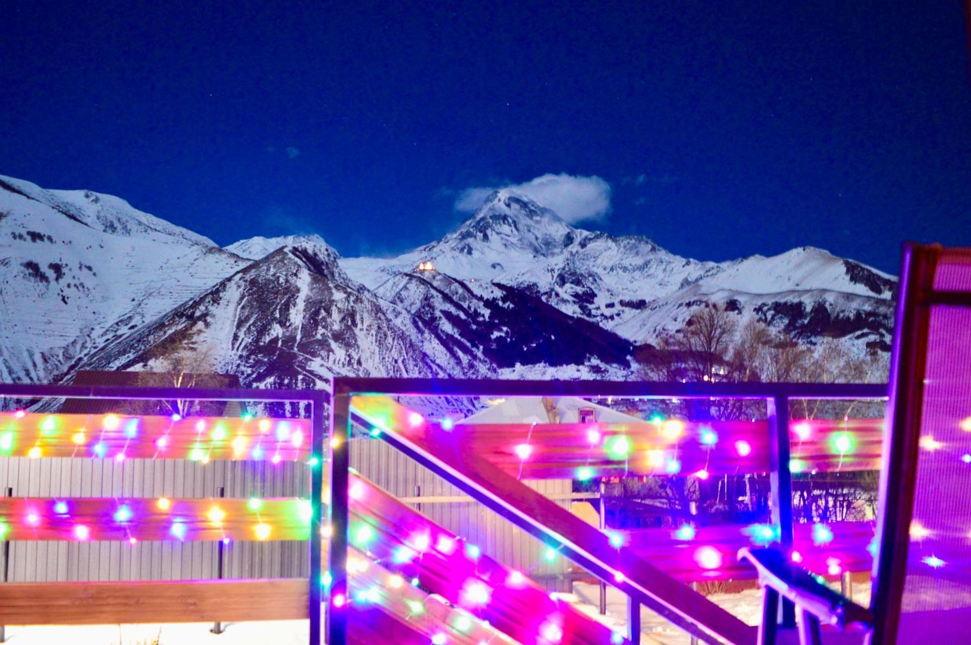 Smart Via Kazbegi Villa Bagian luar foto
